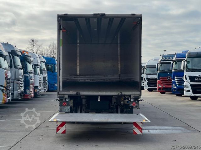 Box semitrailer  WÜLLHORST *NEUWERTIG* 2T LBW * LIFT * LENK * AHK