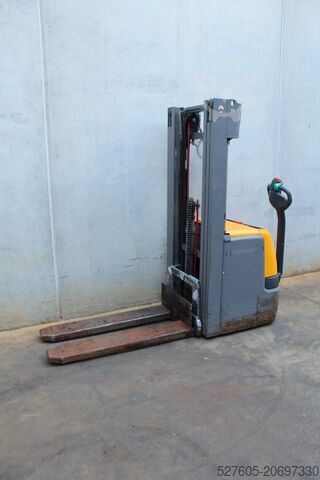 Stacker Jungheinrich EJC 214 430 DZ