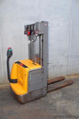 Stacker Jungheinrich EJC 214 430 DZ