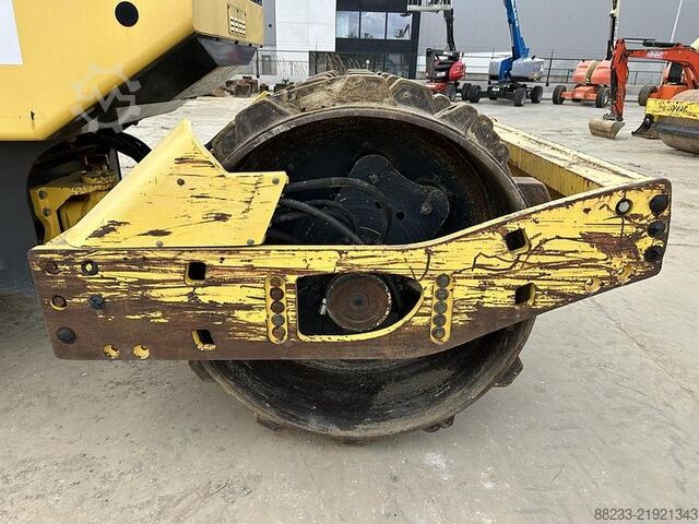 Smooth roller BOMAG BW177D-4