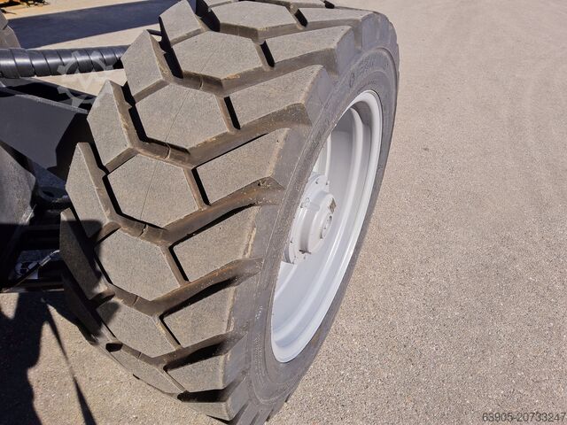 Teleskoparbeitsbühne Genie SX-135 XC