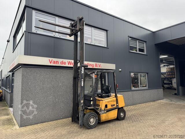 Yale GDP25TF Duplo 380 Seitenschieber Mazda Diesel 1998 YALE GDP25TF Duplo 380 Sideshift Mazda Diesel 1998