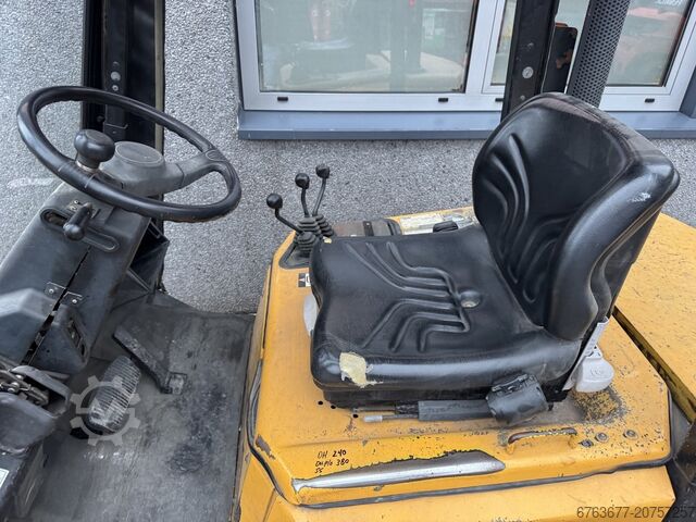 Yale GDP25TF Duplo 380 Seitenschieber Mazda Diesel 1998 YALE GDP25TF Duplo 380 Sideshift Mazda Diesel 1998