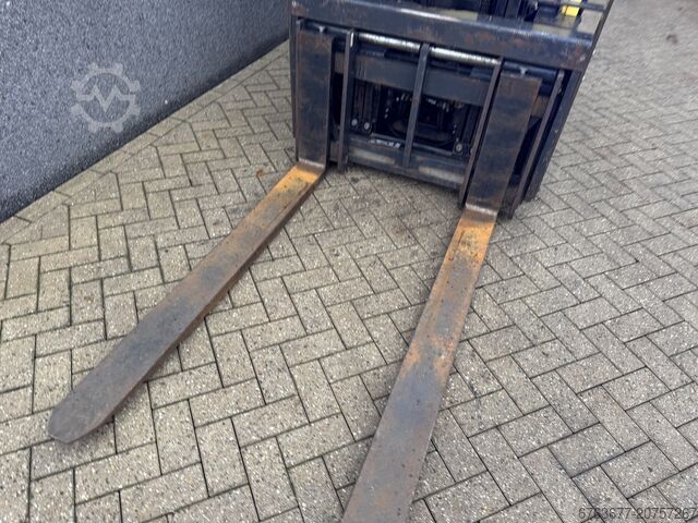 Hyster H3.0FT Duplo 300 Seitenschieber / Gabelversteller LPG 2018 HYSTER H3.0FT Duplo 300 Sideshift / Vorkversteller LPG 2018