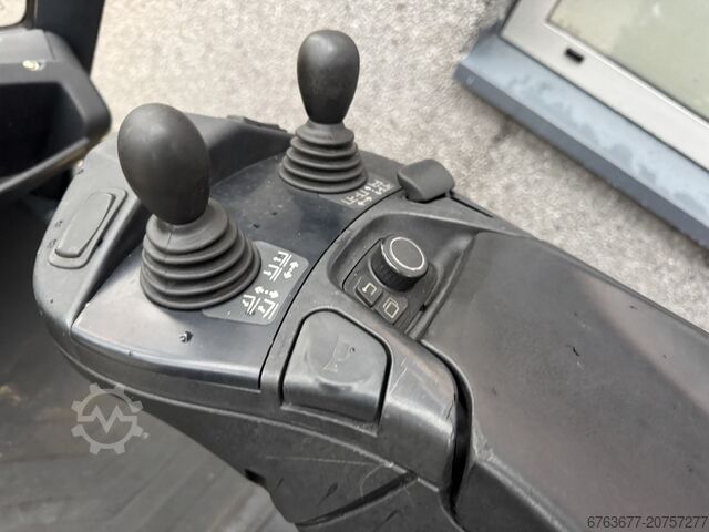 Linde H35T-02 Triplo 465 Freelift / Seitenschub / Wiegesystem LPG 2017 LINDE H35T-02 Triplo 465 Freelift / Sideshift / weegsysteem LPG 2017