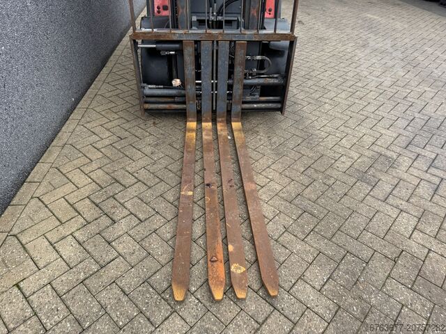 Linde H30T-01 Duplo 365 mit Seitenschieber / Gabelversteller LPG 2012 LINDE H30T-01 Duplo 365 Sideshift / Vorkversteller LPG 2012