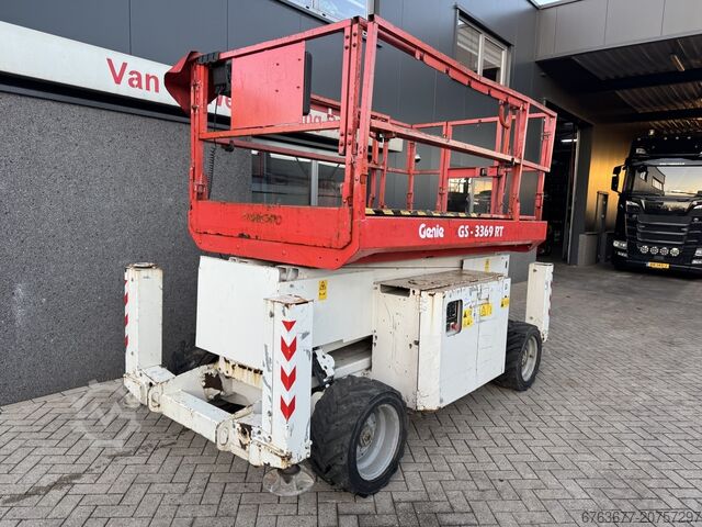 Genie GS 3369 RT Hubarbeitsbühne / Arbeitsbühne 12 m Arbeitshöhe 4x4 Kubota DIESEL 2013 GENIE GS 3369 RT Hoogwerker / Arbeitsbuhne 12mtr werkhoogte 4x4 Kubota DIESEL 2013