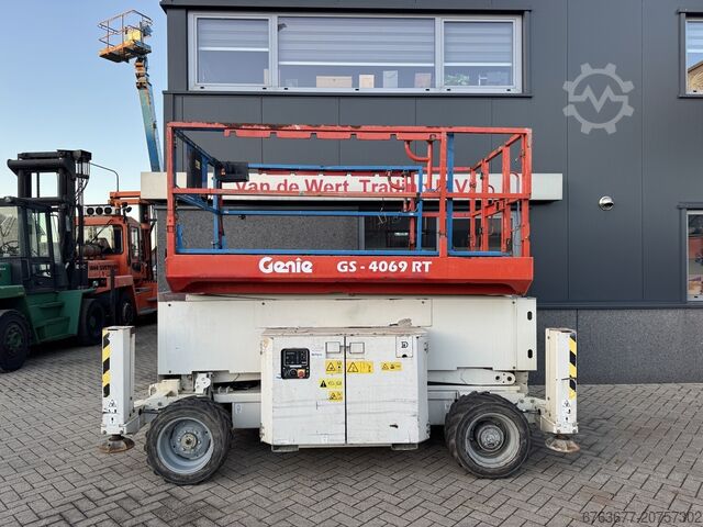 GENIE GS 4069 RT Hubarbeitsbühne / Arbeitsbühne, 14 m Arbeitshöhe, 4x4, Kubota DIESEL, Baujahr 2012 GENIE GS 4069 RT Hoogwerker / Arbeitsbuhne 14mtr werkhoogte 4x4 Kubota DIESEL 2012