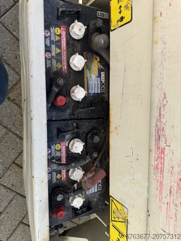 JLG 2030ES Scherenarbeitsbühne / Scherenbühne, 8 Meter Arbeitshöhe, Baujahr 2014, elektrisch JLG 2030ES Schaarhoogwerker / Scissor lift 8Meter Werkhoogte 2014 Elektrisch