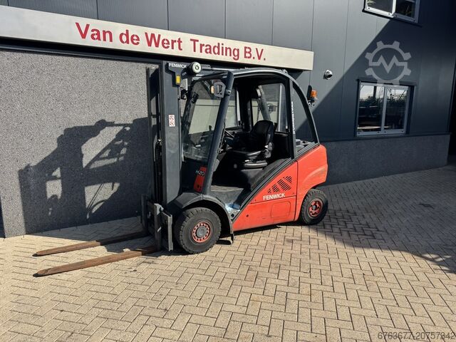 Linde H20D-01 Triplo 470 Freelift / Seitenschieber 5355 Betriebsstunden VW Diesel 2012 LINDE H20D-01 Triplo 470 Freelift / Sideshift 5355UUR VW Diesel 2012