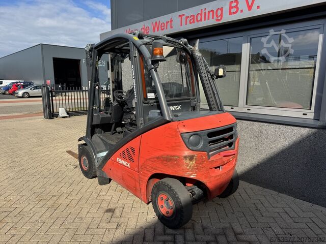 Linde H20D-01 Triplo 470 Freelift / Seitenschieber 5355 Betriebsstunden VW Diesel 2012 LINDE H20D-01 Triplo 470 Freelift / Sideshift  5355UUR VW Diesel 2012