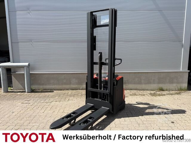 High Lift stacker Toyota SWE 120 L, Akku neu!