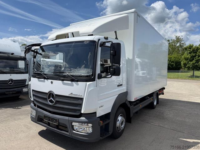 Box truck MERCEDES-BENZ ATEGO 918 L Koffer 5,30 m LBW 1,5 T*E 6D*NL 4 T