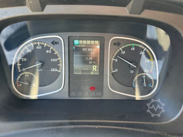 Box van MERCEDES-BENZ ATEGO 818 L Koffer 7,2 m LBW 1 TO.*SEITENTÜR