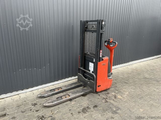 Pedestrian Stacker Linde L12