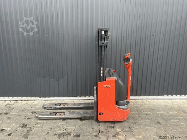 Pedestrian Stacker Linde L12