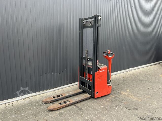 Pedestrian Stacker Linde L12L