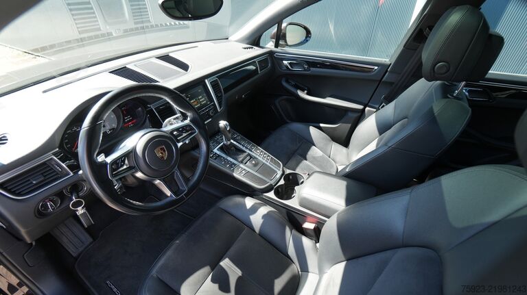 Passenger transportation PORSCHE MACAN S 3.0TDI