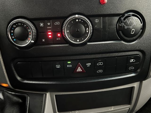 Kleinbus MERCEDES-BENZ Sprinter 213 BlueTEC 9 sitze Klima iebetür