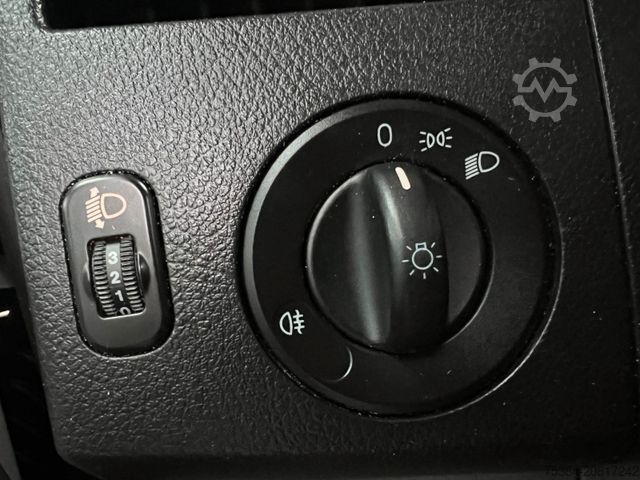 Kleinbus MERCEDES-BENZ Sprinter 213 BlueTEC 9 sitze Klima iebetür