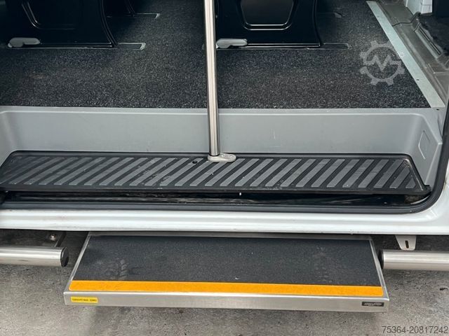 Kleinbus MERCEDES-BENZ Sprinter 213 BlueTEC 9 sitze Klima iebetür