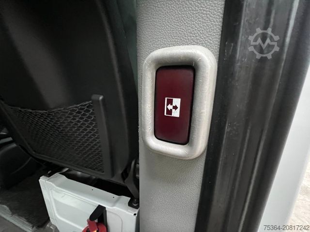 Kleinbus MERCEDES-BENZ Sprinter 213 BlueTEC 9 sitze Klima iebetür