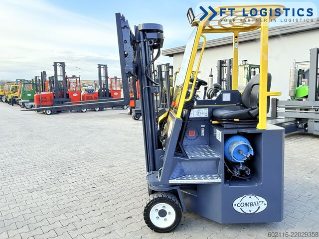 Vierwegestapler Combilift CB3000 GAS TRIPLEX 4900 FREE-LIFT
