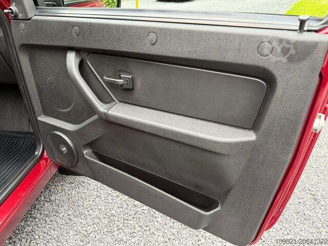 Kehrmaschine Lada Niva 1.7 Schneeschild Winterdienst