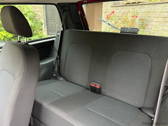 Kehrmaschine Lada Niva 1.7 Schneeschild Winterdienst