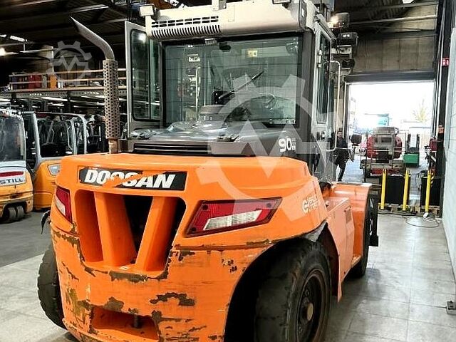 Gabelstapler Doosan D 90S-7