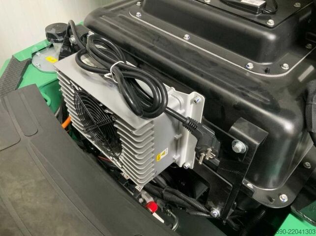 New electric forklift, triplex mast 4800 mm with free lift and side shifter, frontloader, electric f EP EFXZ-301-H - Li-Ion