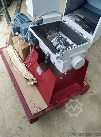 Plastic crusher Müller Maschinen SM 410 2025