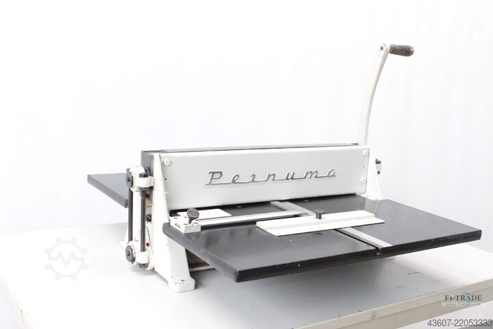 Nut - Perforiermaschine / Creasing - Perforation machine Pernuma 1470H