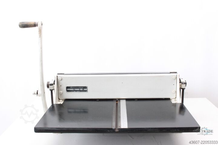 Nut - Perforiermaschine / Creasing - Perforation machine Pernuma 1470H
