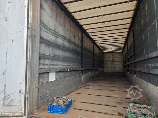 Open semitrailer with tarp SCHWARZMÜLLER Jumbo mit Bordwänden und Schwanenhals