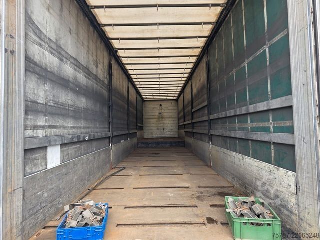 Open semitrailer with tarp SCHWARZMÜLLER Jumbo mit Bordwänden und Schwanenhals