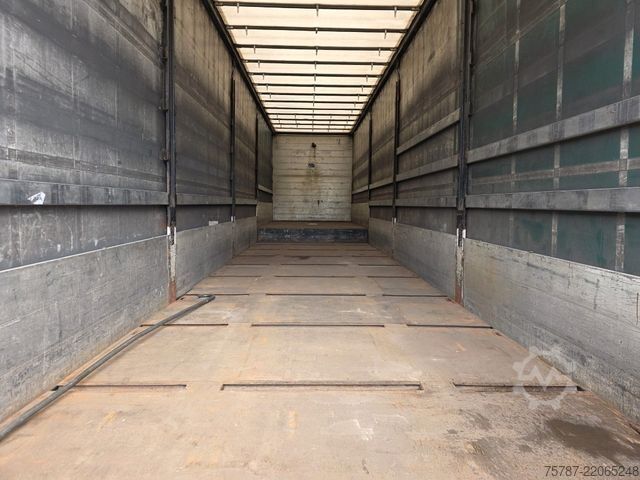 Open semitrailer with tarp SCHWARZMÜLLER Jumbo mit Bordwänden und Schwanenhals