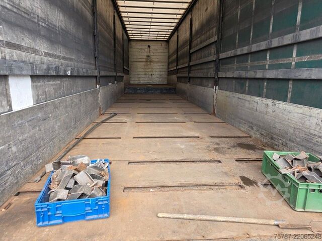 Open semitrailer with tarp SCHWARZMÜLLER Jumbo mit Bordwänden und Schwanenhals