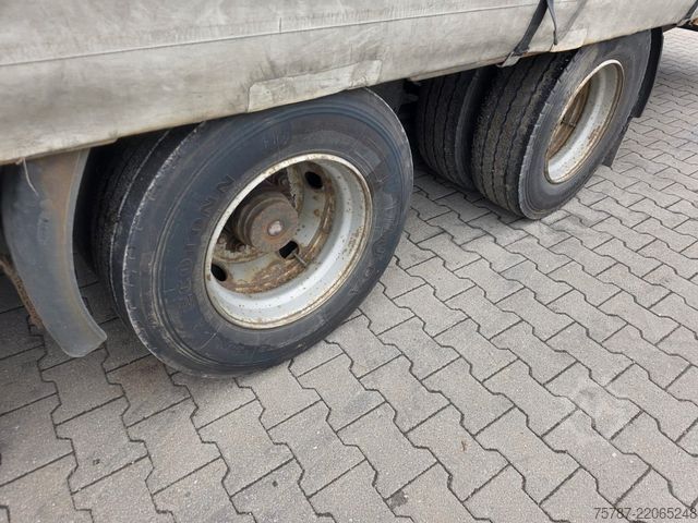 Open semitrailer with tarp SCHWARZMÜLLER Jumbo mit Bordwänden und Schwanenhals