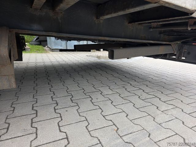 Open semitrailer with tarp SCHWARZMÜLLER Jumbo mit Bordwänden und Schwanenhals