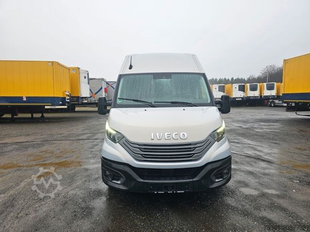 Transporter mit Koffer IVECO Daily 35S21 (35-210) Kastenwagen