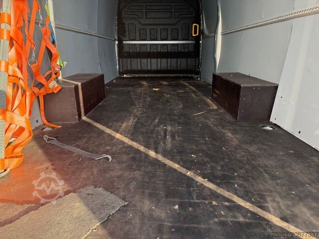 Transporter mit Koffer IVECO Daily 35S21 (35-210) Kastenwagen