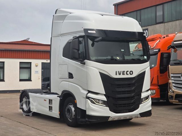Standard tractor unit IVECO 530 S -WAY* RETARDER * STANDKLIMA * ACC