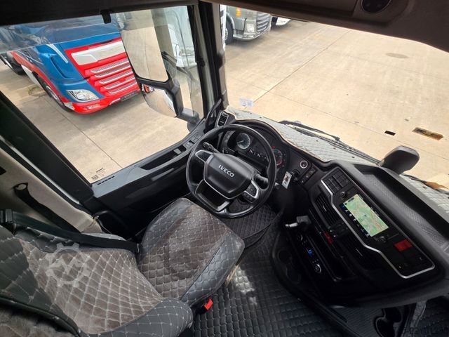 Standard tractor unit IVECO 530 S -WAY* RETARDER * STANDKLIMA * ACC