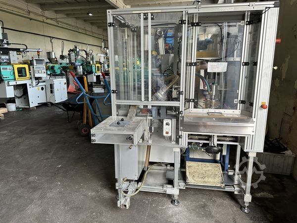 Injection molding machine  