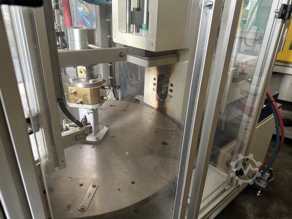 Injection molding machine  