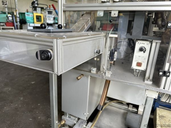 Injection molding machine  