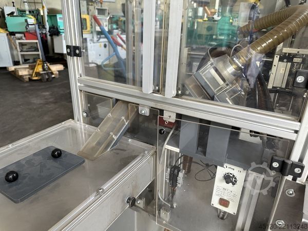 Injection molding machine  