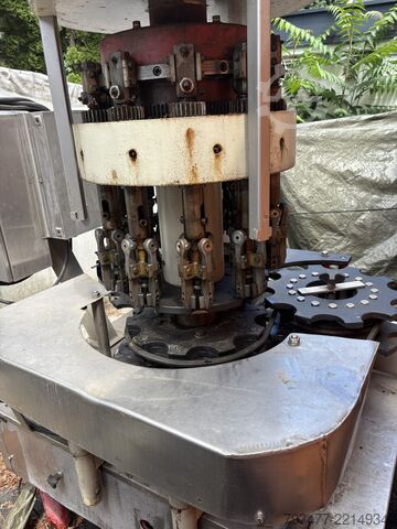 Beverage production machine  10 Kopf