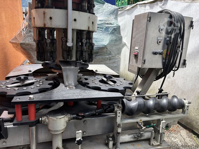 Beverage production machine  10 Kopf